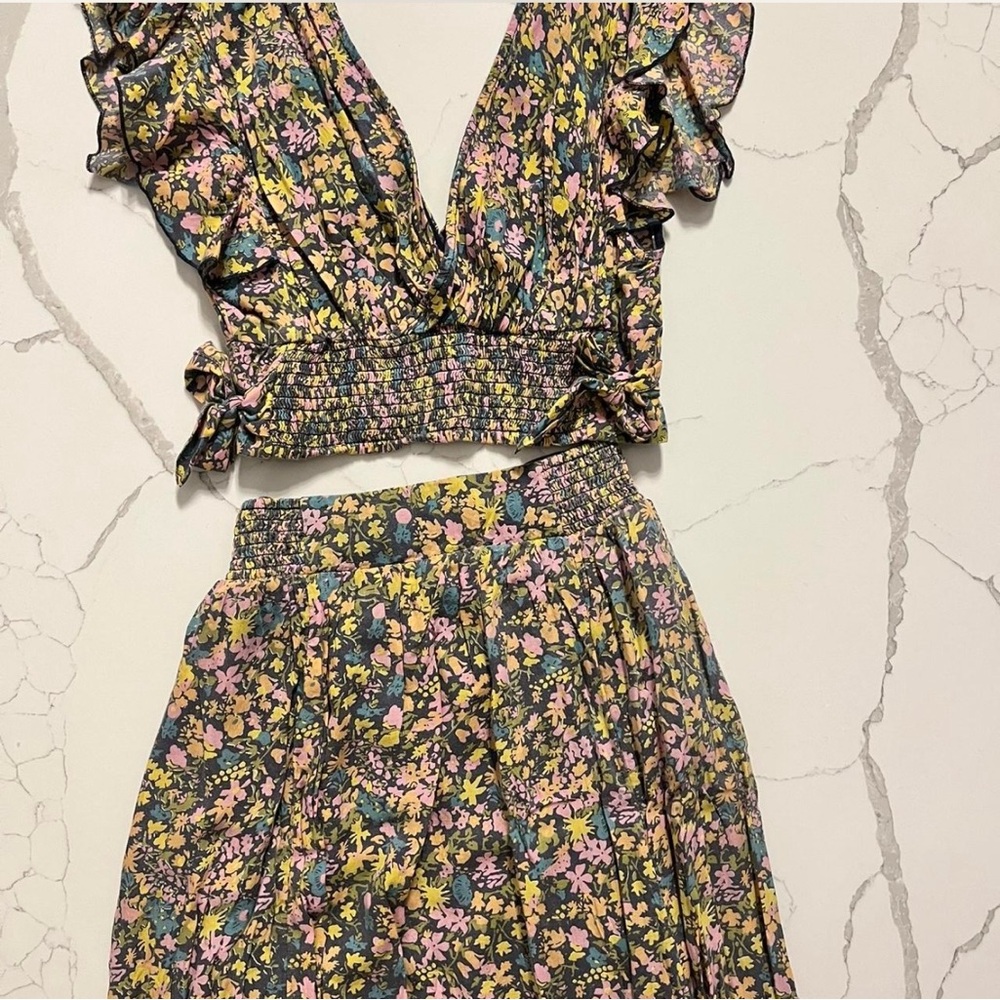 Free People two piece.
XS only wore once on vacation.
Purchased for $160.